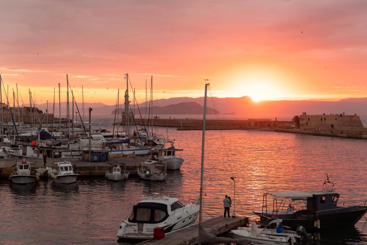 Destino Home Overlooking The Venetian Port Of Chania خانيا المظهر الخارجي الصورة