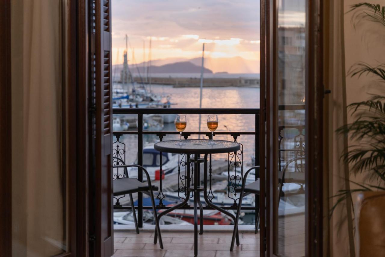 Destino Home Overlooking The Venetian Port Of Chania خانيا المظهر الخارجي الصورة
